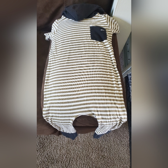 3/4T Rags to Raches romper bundle - Picture 10 of 12